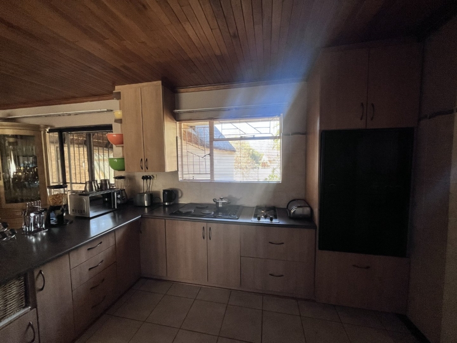 4 Bedroom Property for Sale in Pellissier Free State